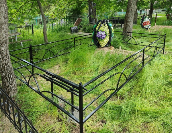 Оградка на могилу в Днепре.