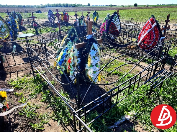 Огородження на могилу у Дніпрі.